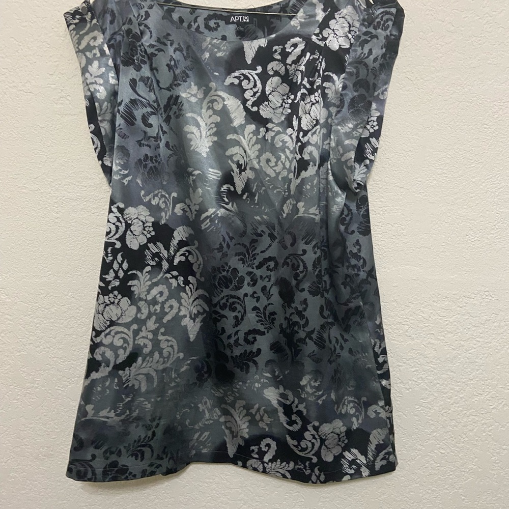 Gray & Black Cap Sleeve Shimmer Blouse